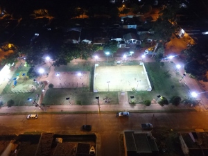 Imagem: Prefeitura de Naviraí faz manutenção da Praça do BNH, moderniza a iluminação e inclui praça no calendário esportivo e de lazer, 2020 - Assessoria de Imprensa